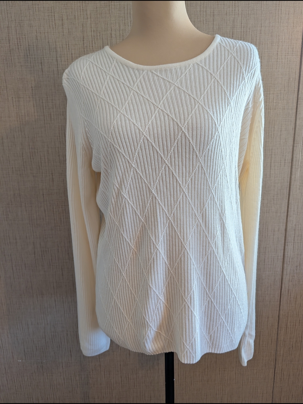 Kim Rogers Eggshell Diamond-Pattern Crewneck Sweater